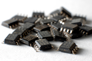 Semicondutores: como transistores e diodos revolucionaram a eletrônica